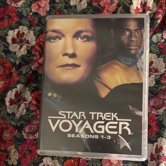 Star Trek Voyager Complete Series Box Set - Picture 6 of 12